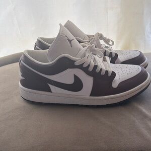 Nike Men's Black and White Sneakers